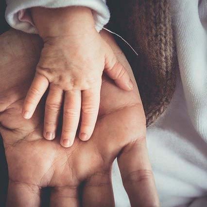 Täsmäapua Perhearkeen Etäkonsultaatiossa saat vinkkejä perhearkesi hyvinvoinnin kasvattamiseen sinulle tärkeistä teemoista. Varaa Famindlyn palvelu nyt!