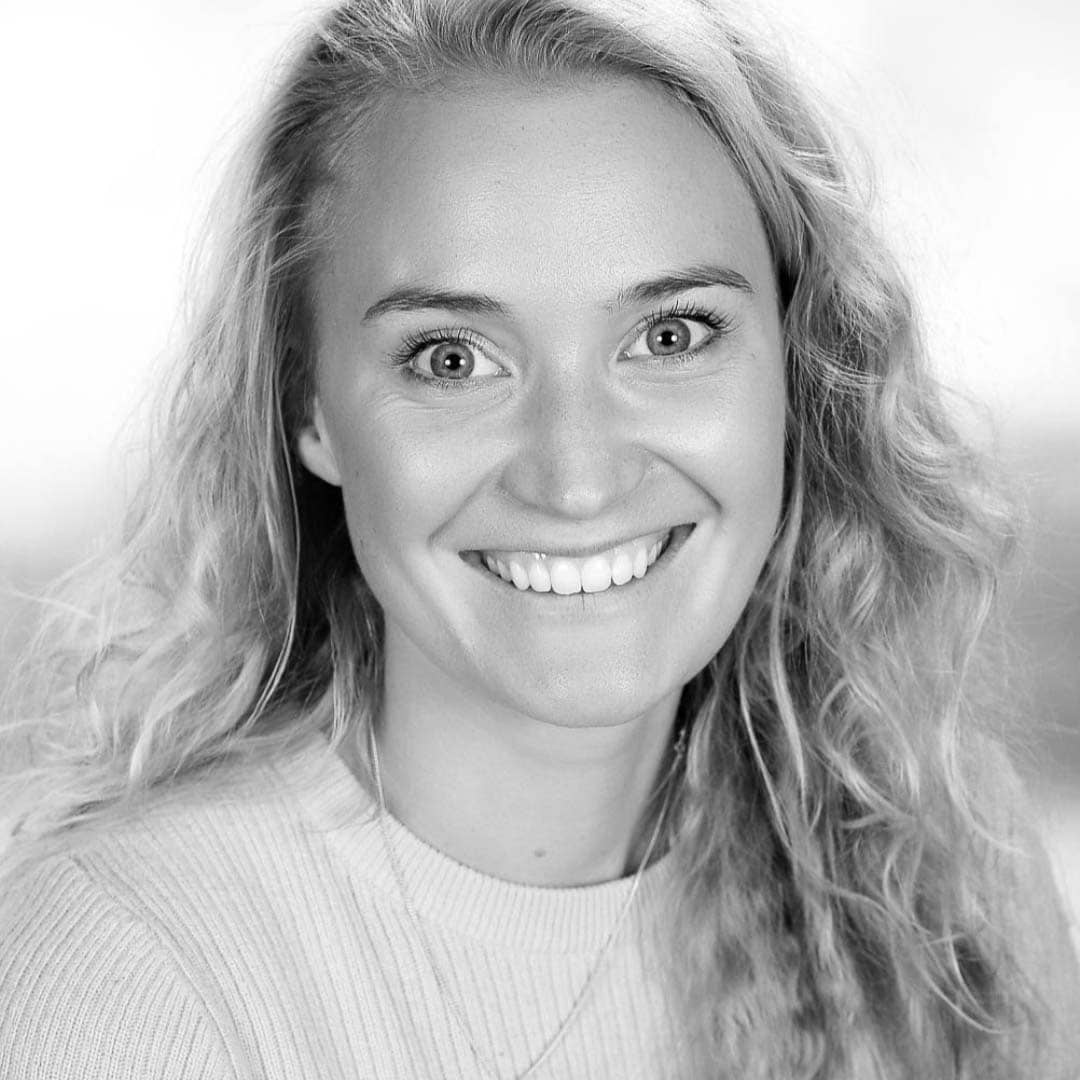 Elina jakaa Äitipiirissä oman kokemuksensa hypnosynnytyksestä.