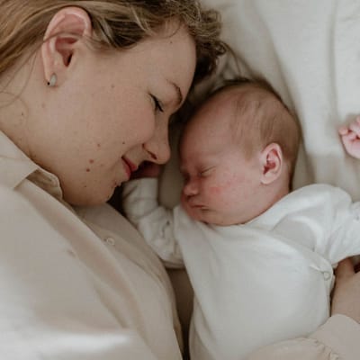 Unihiekkaa – Nukutaan! -verkkokurssi 4-12kk vauvojen vanhemmille